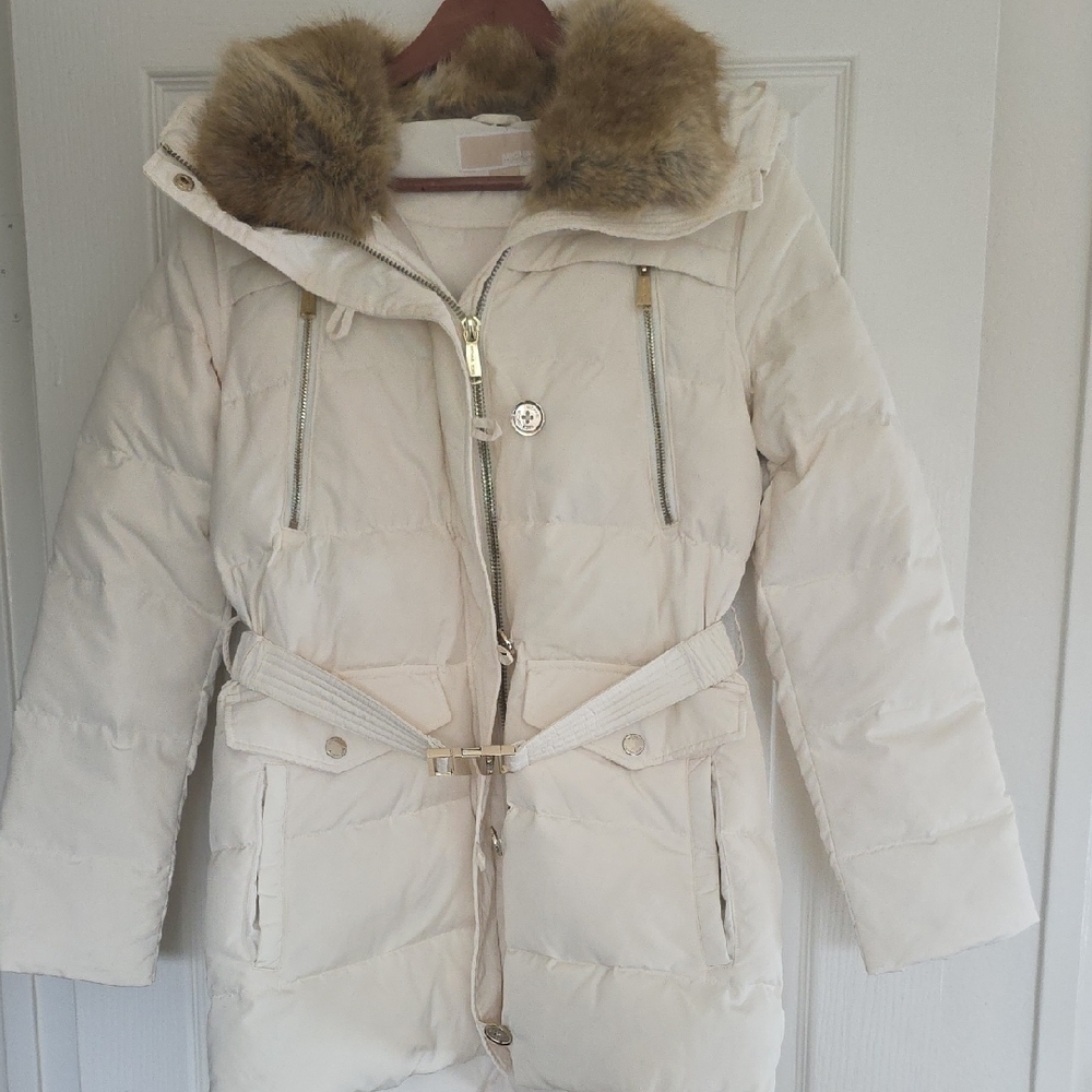 Women Michael Kors Puffer Coat - Picture 3 of 11